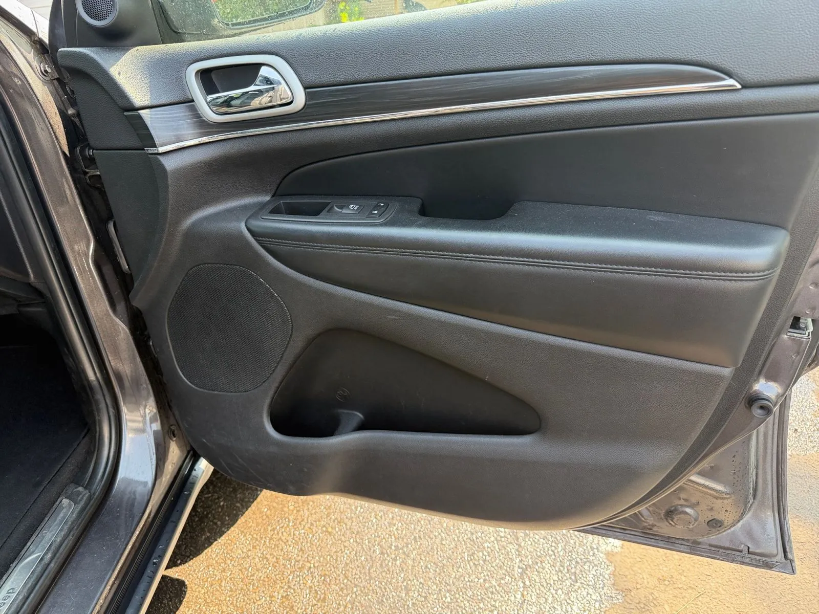 Jeep Grand Cherokee photo 17