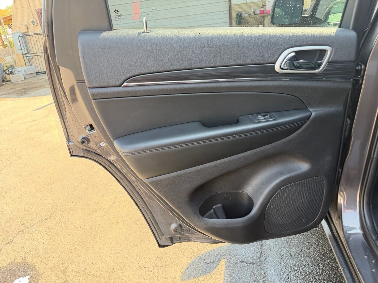 Jeep Grand Cherokee photo 30