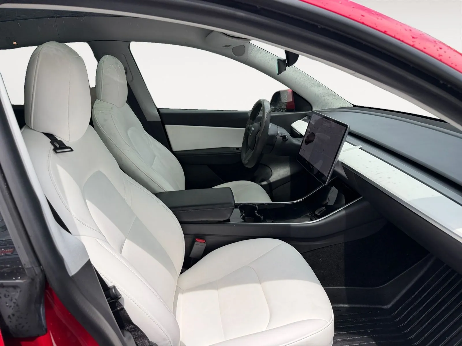 Tesla Model Y photo 15