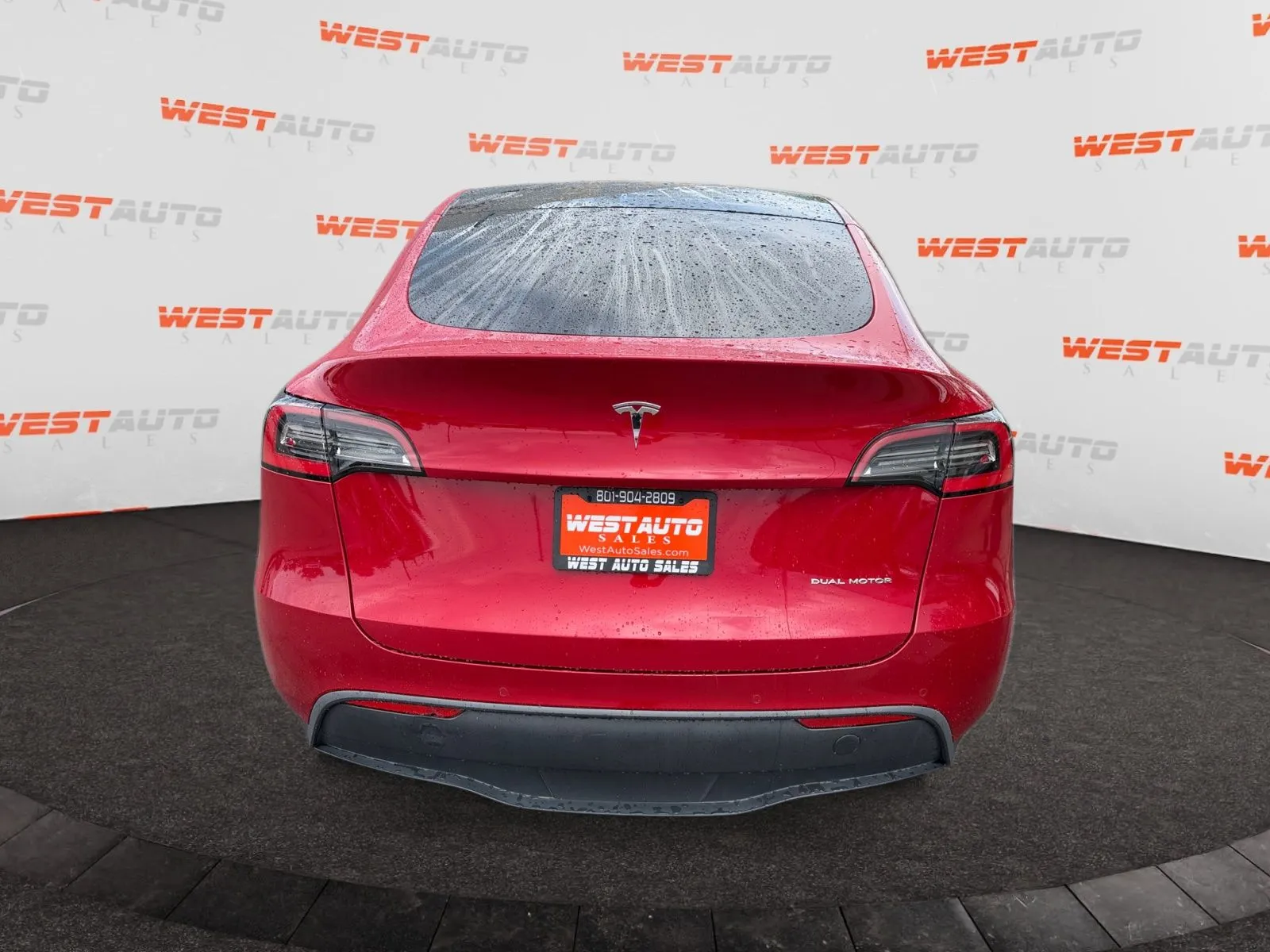 Tesla Model Y photo 4