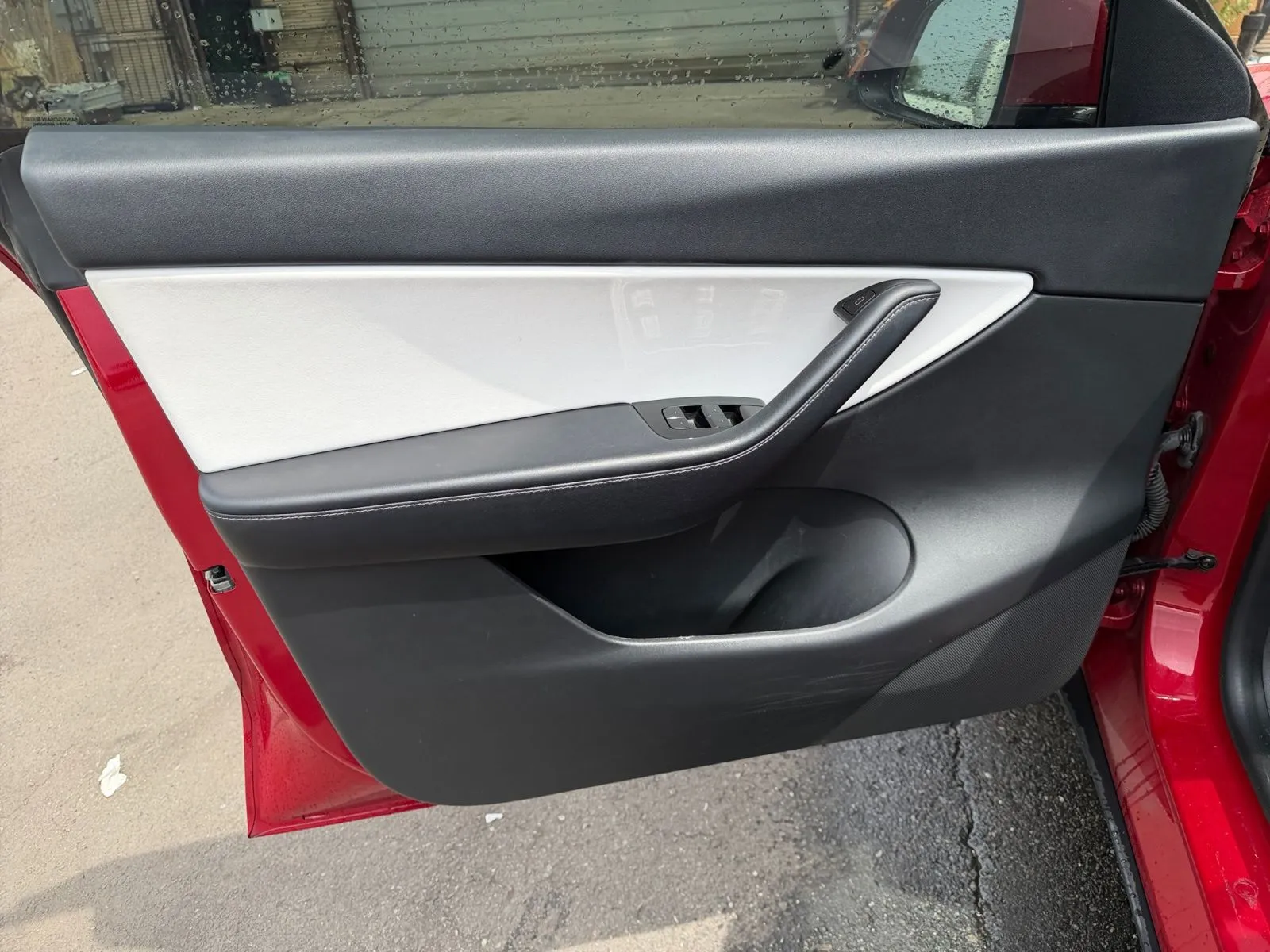Tesla Model Y photo 19