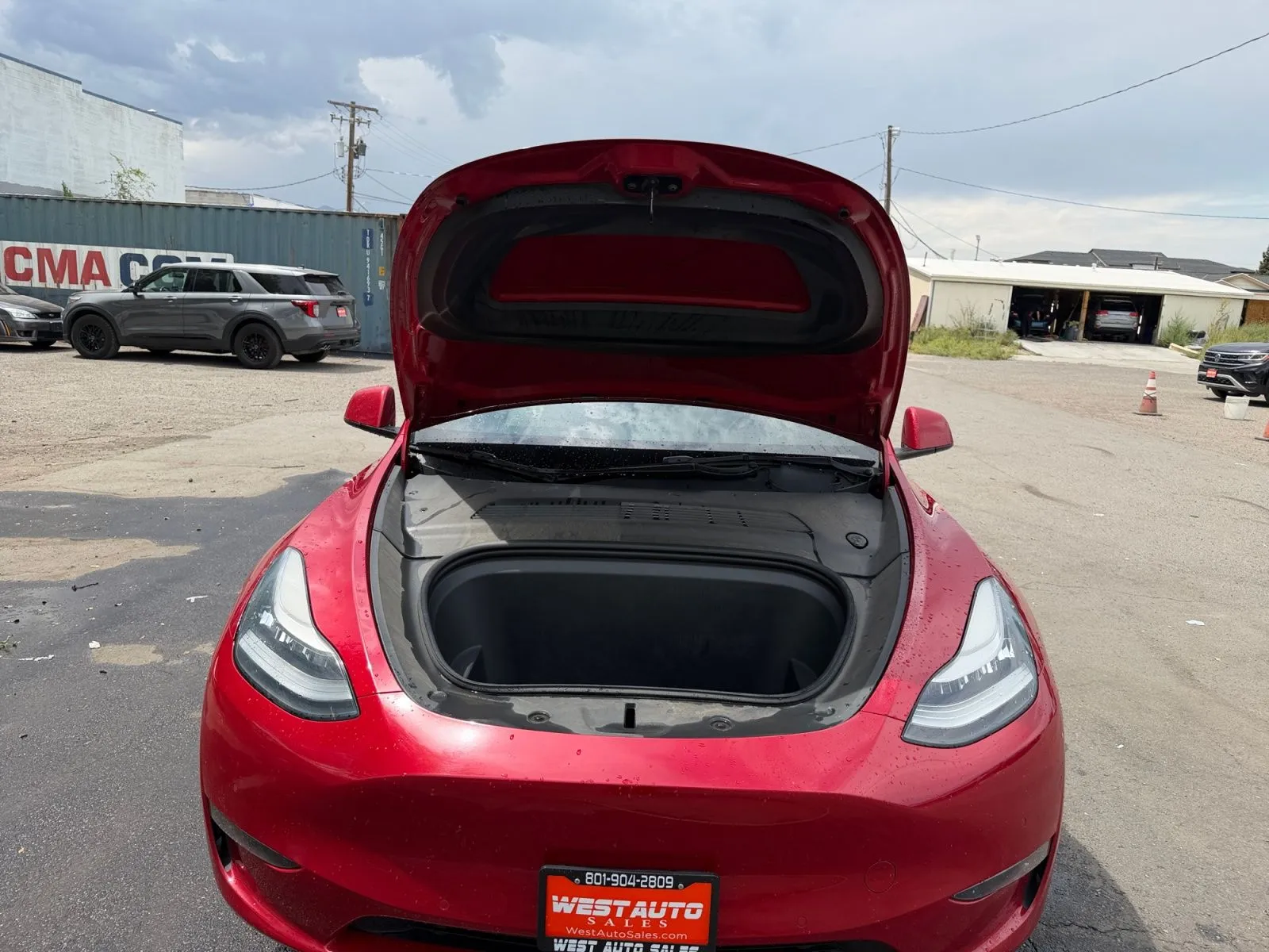 Tesla Model Y photo 35