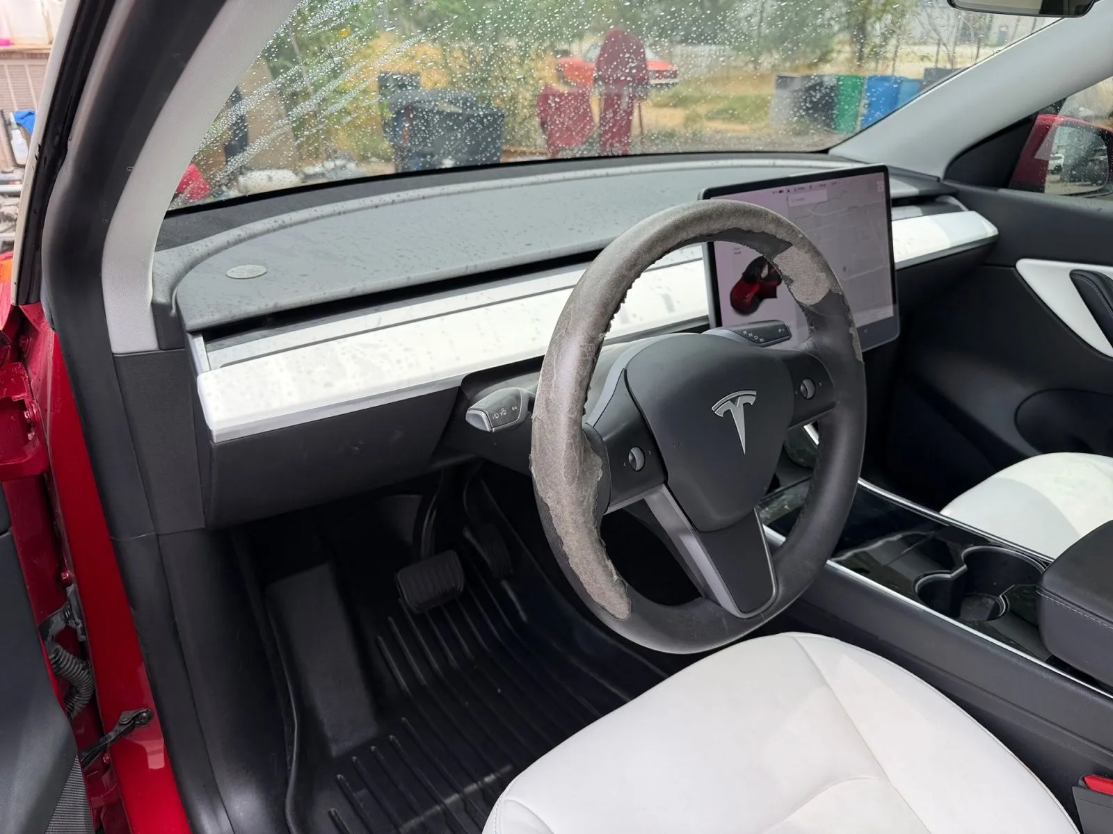 Tesla Model Y photo 18