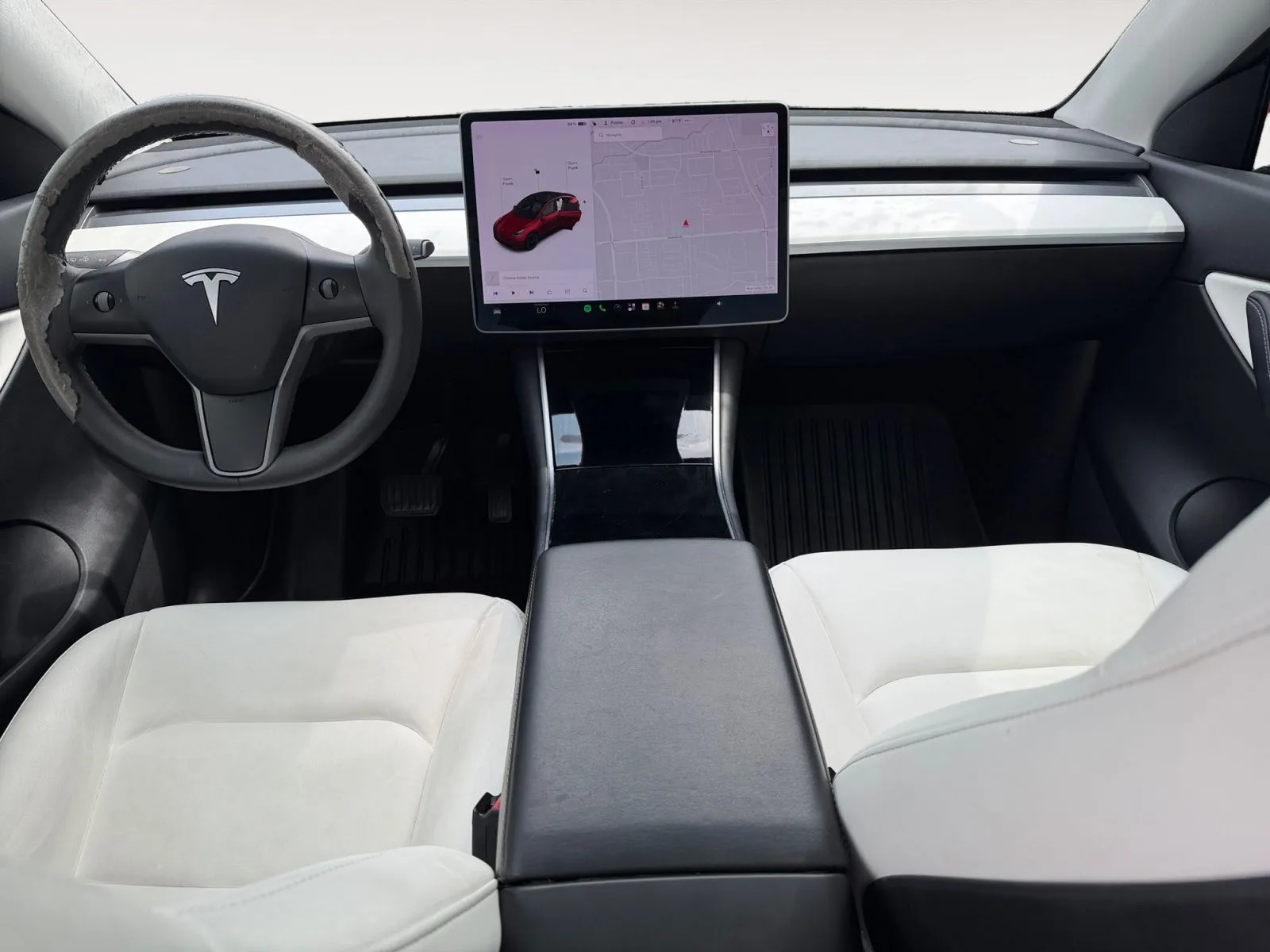 Tesla Model Y photo 10