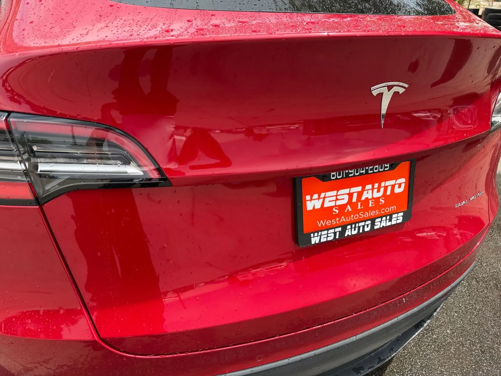 Tesla Model Y photo 30