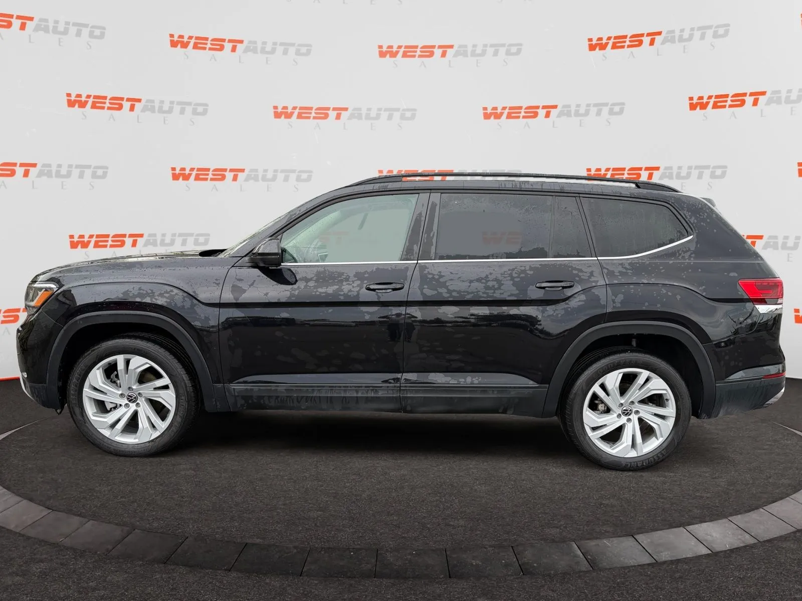Volkswagen Atlas photo 2