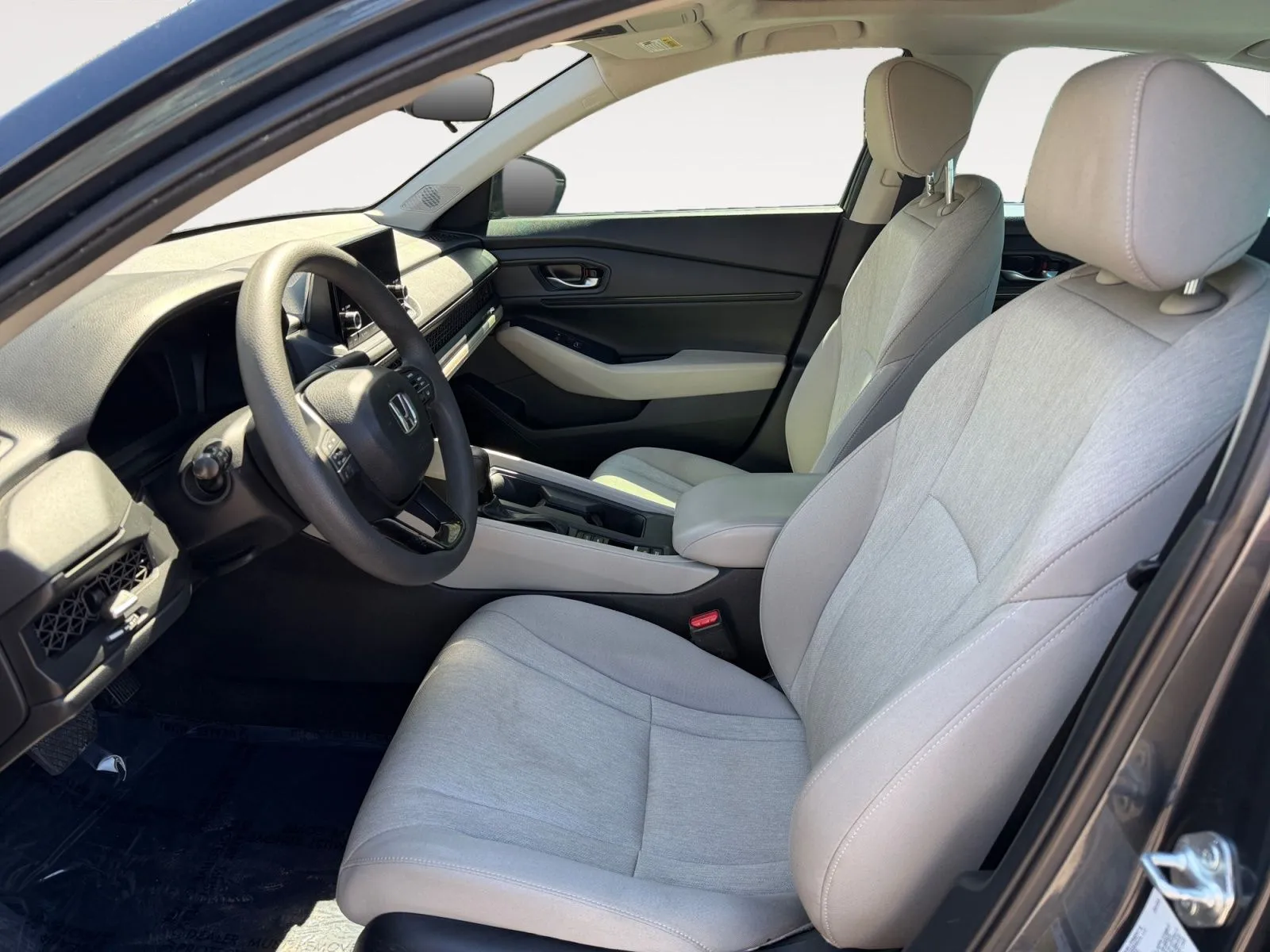 Honda Accord photo 9