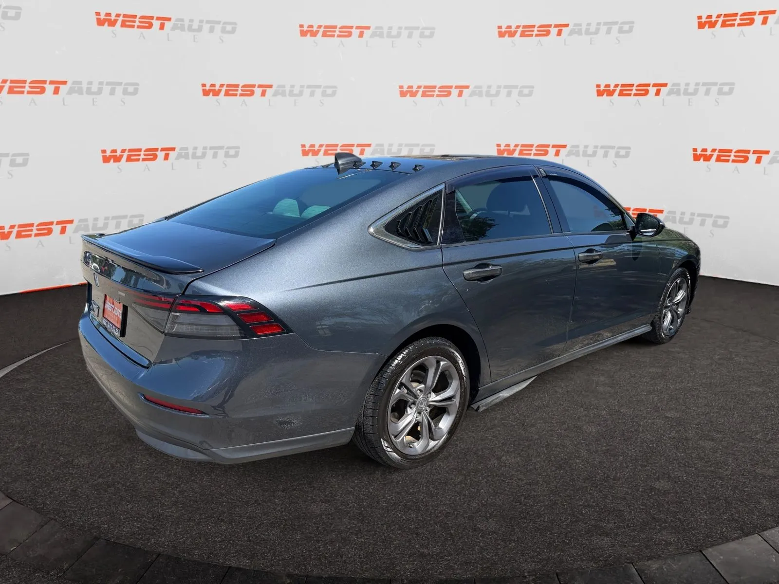 Honda Accord photo 5