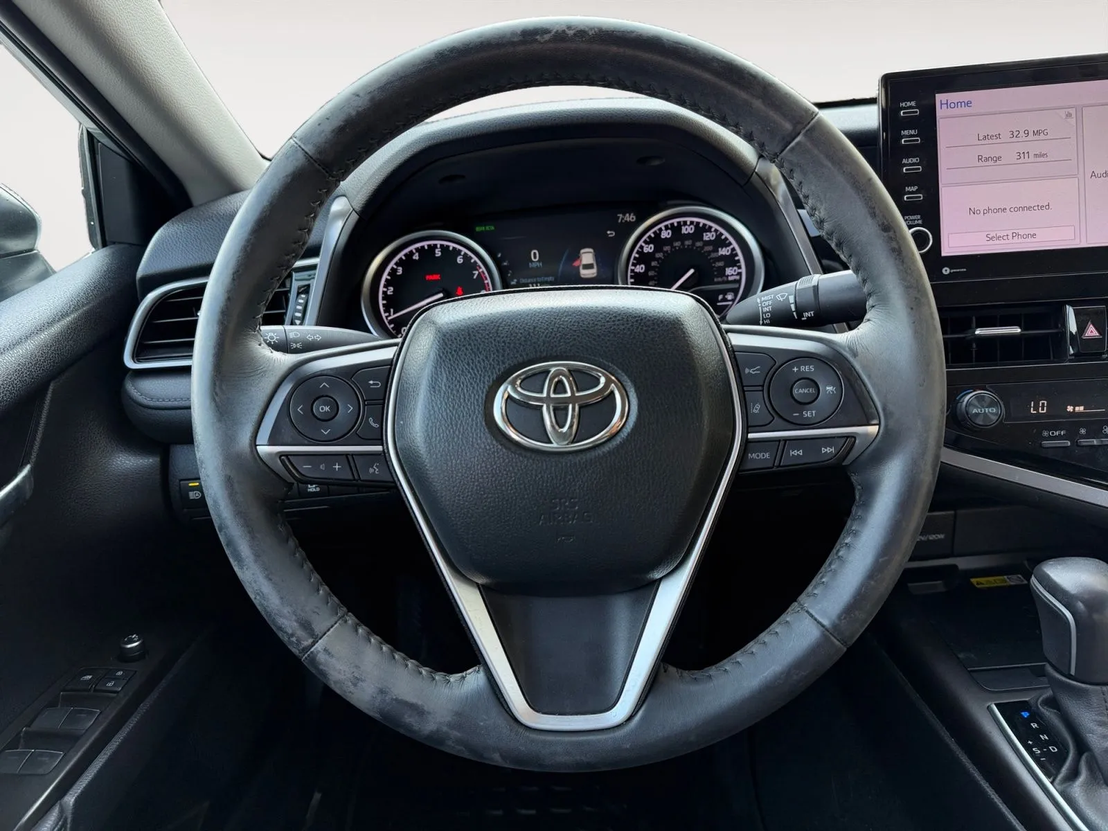 Toyota Camry photo 12