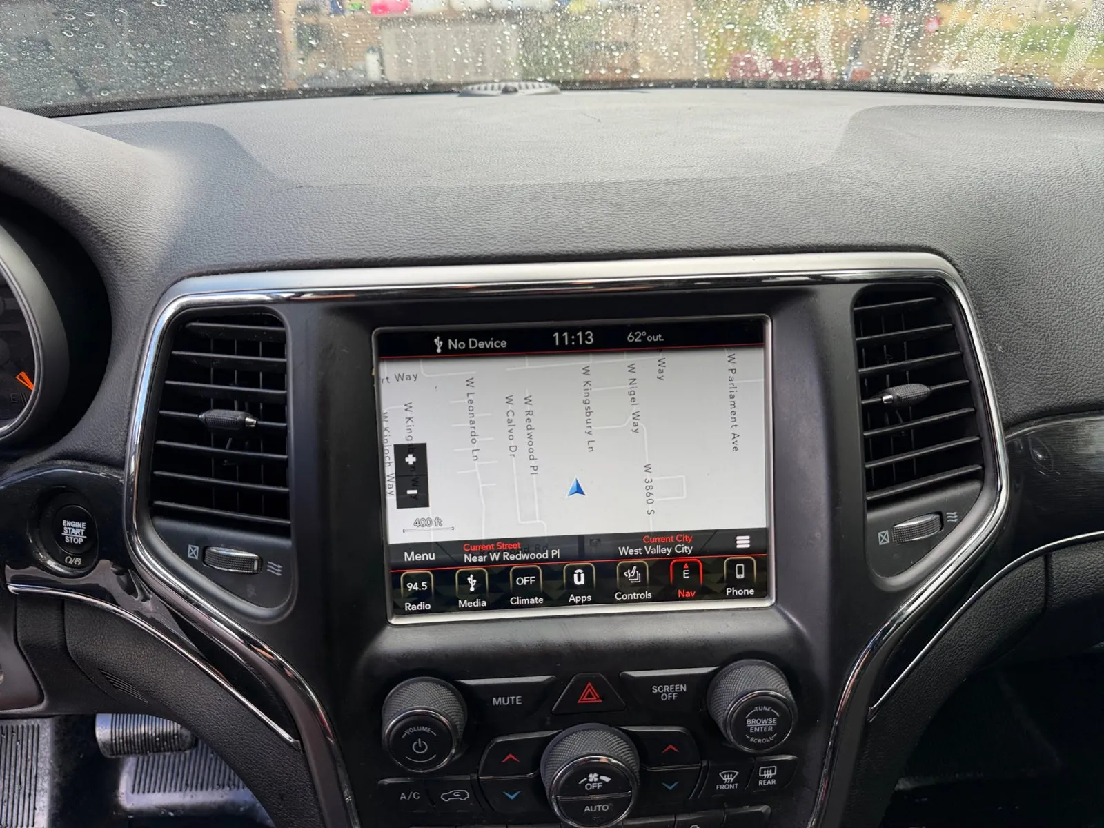 Jeep Grand Cherokee photo 24