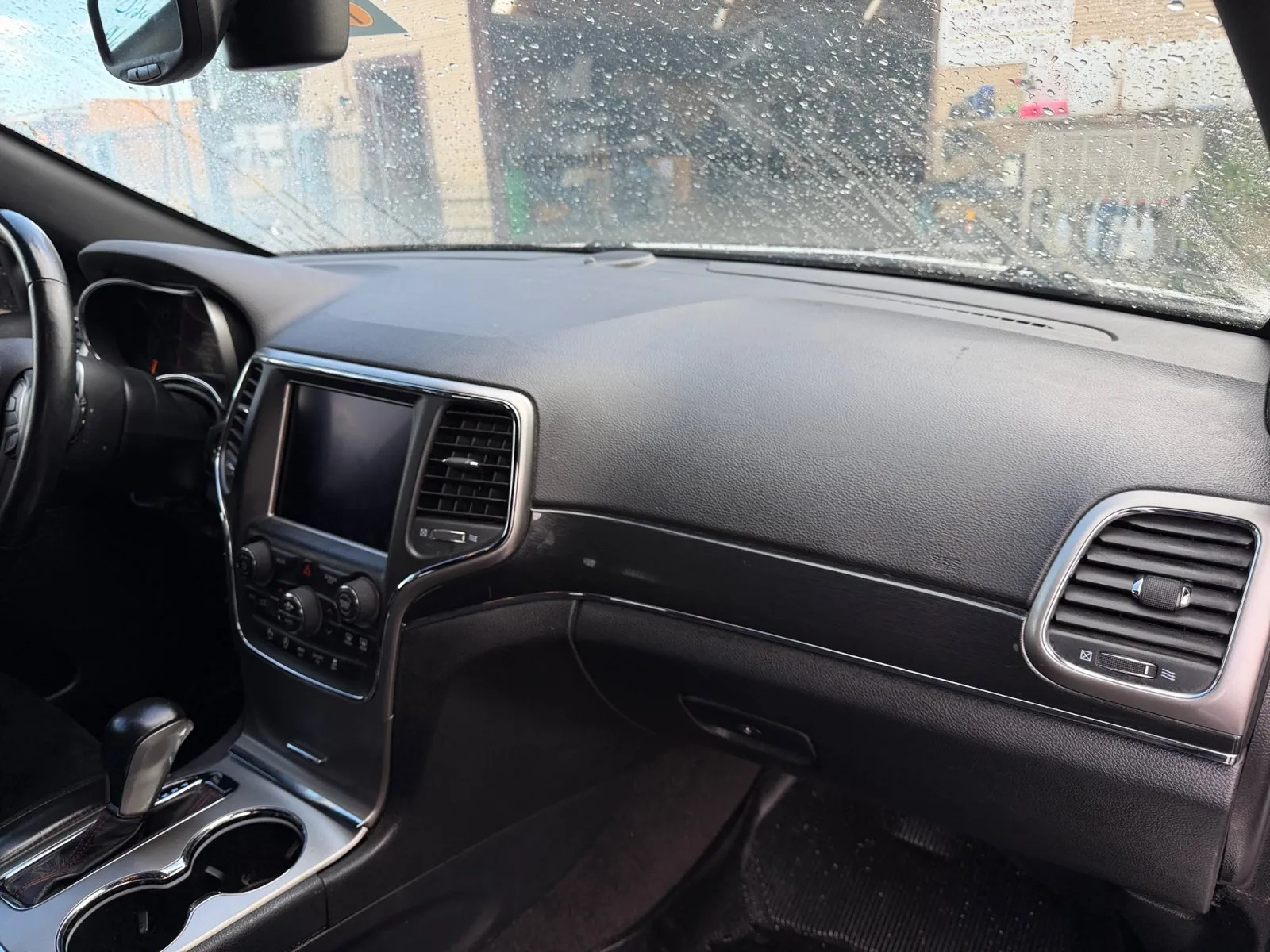 Jeep Grand Cherokee photo 16