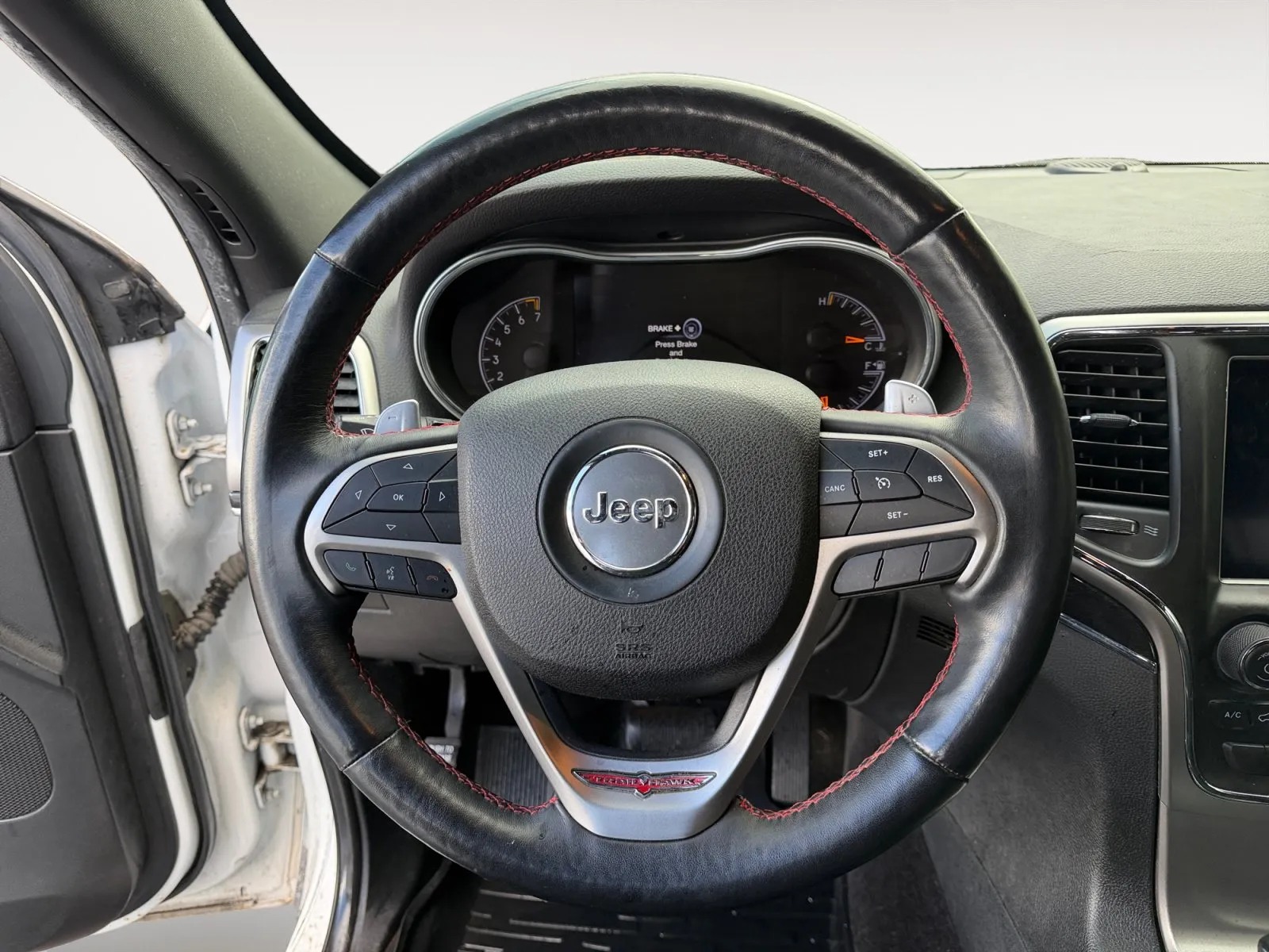 Jeep Grand Cherokee photo 12
