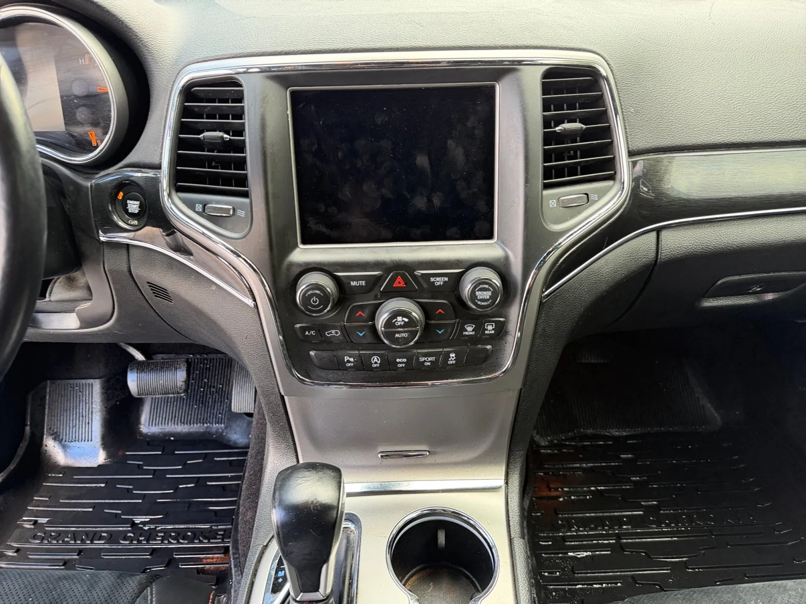 Jeep Grand Cherokee photo 10