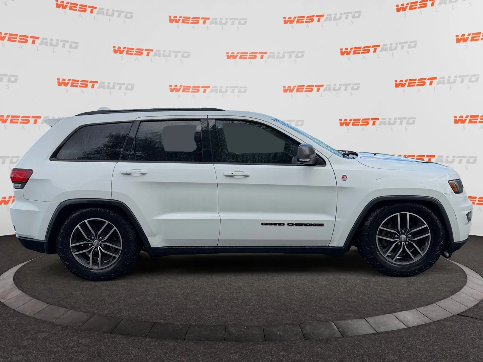 Jeep Grand Cherokee photo 6