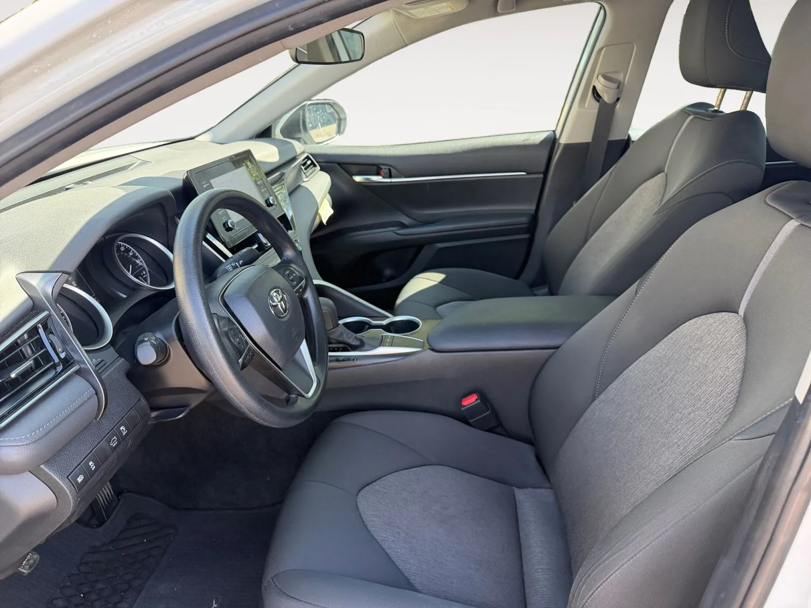 Toyota Camry photo 9
