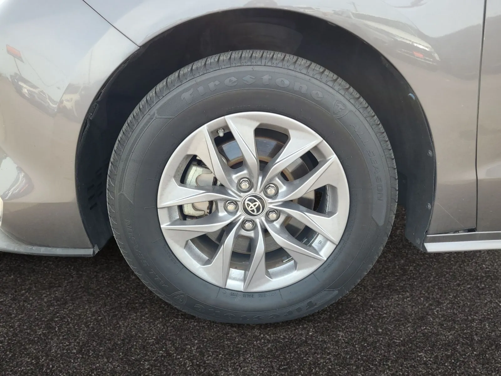 Toyota Sienna photo 14