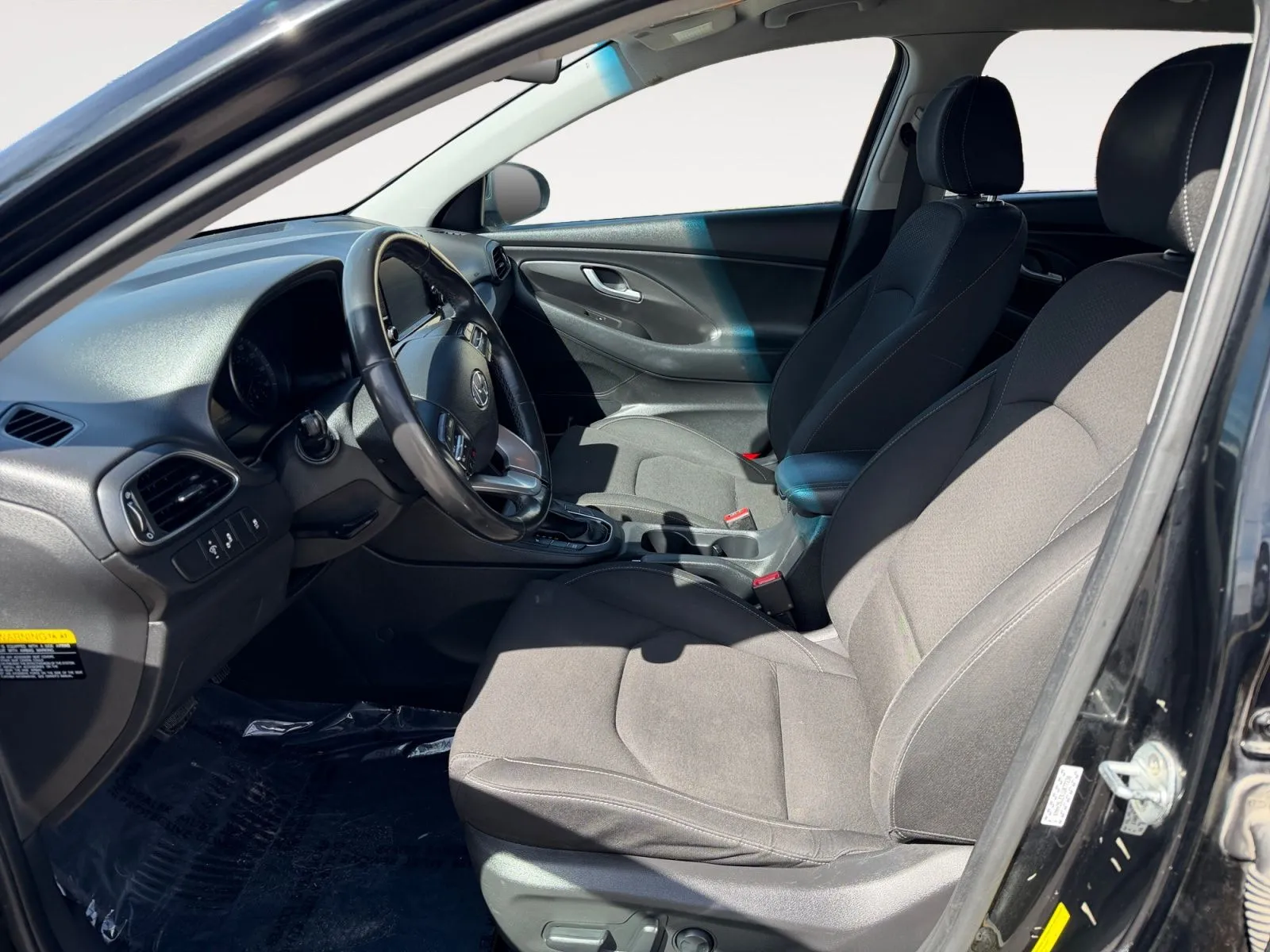 Hyundai Elantra GT photo 9