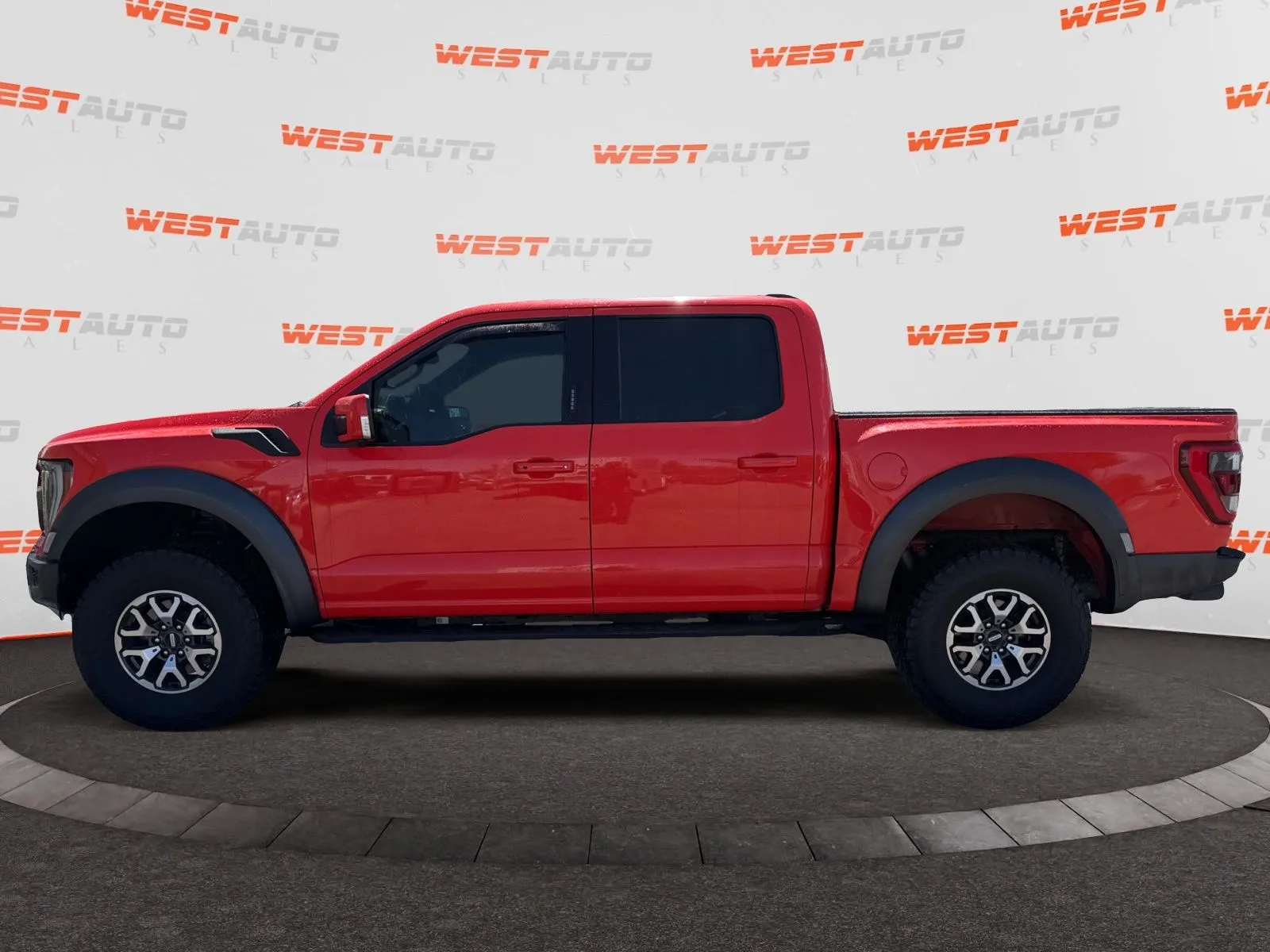 Ford F-150 photo 2