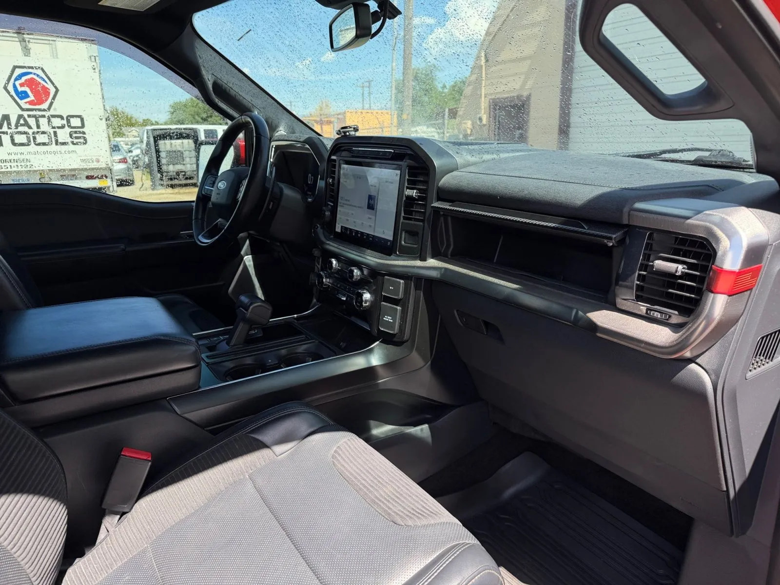 Ford F-150 photo 16