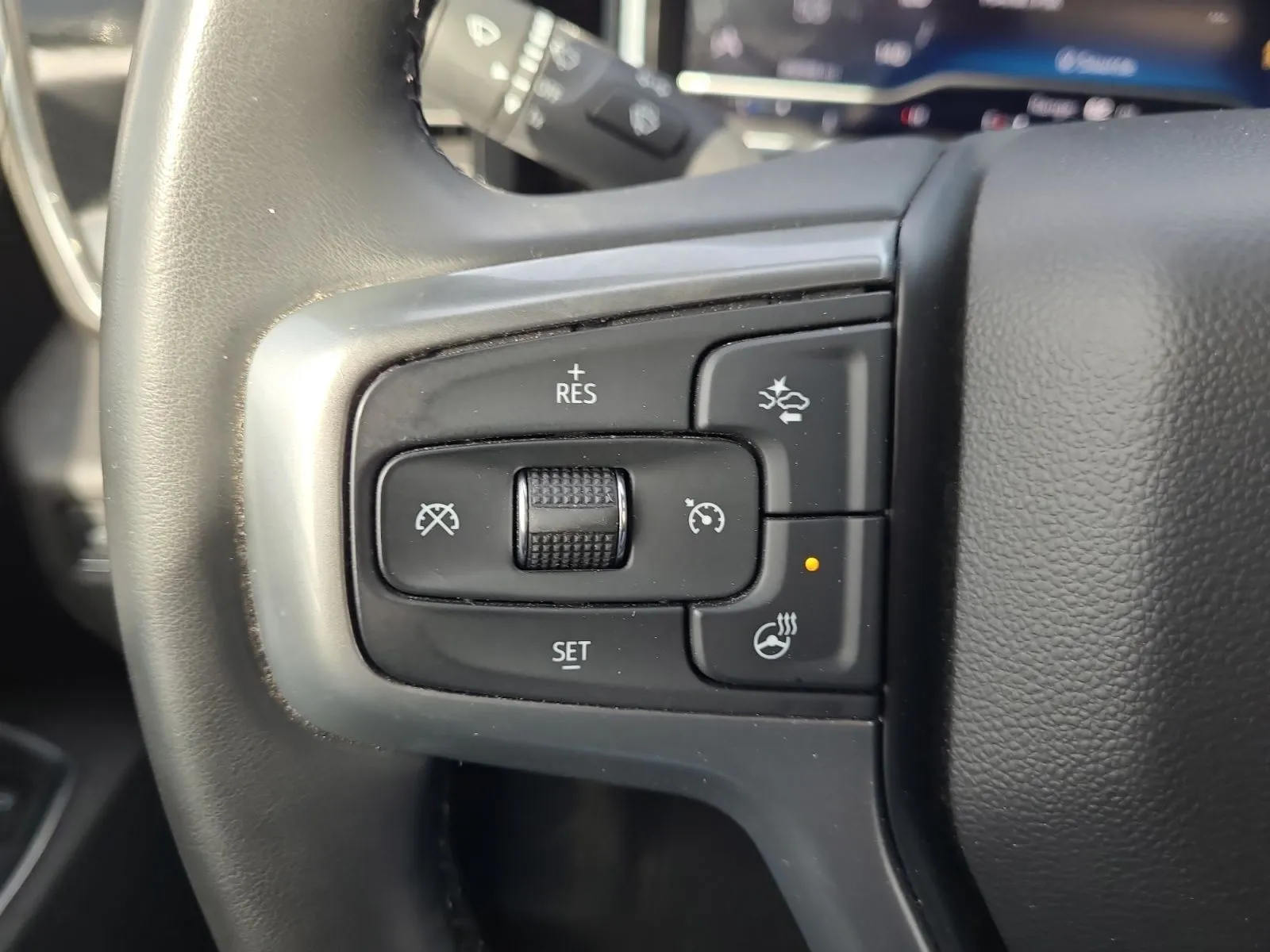 Chevrolet Silverado photo 25