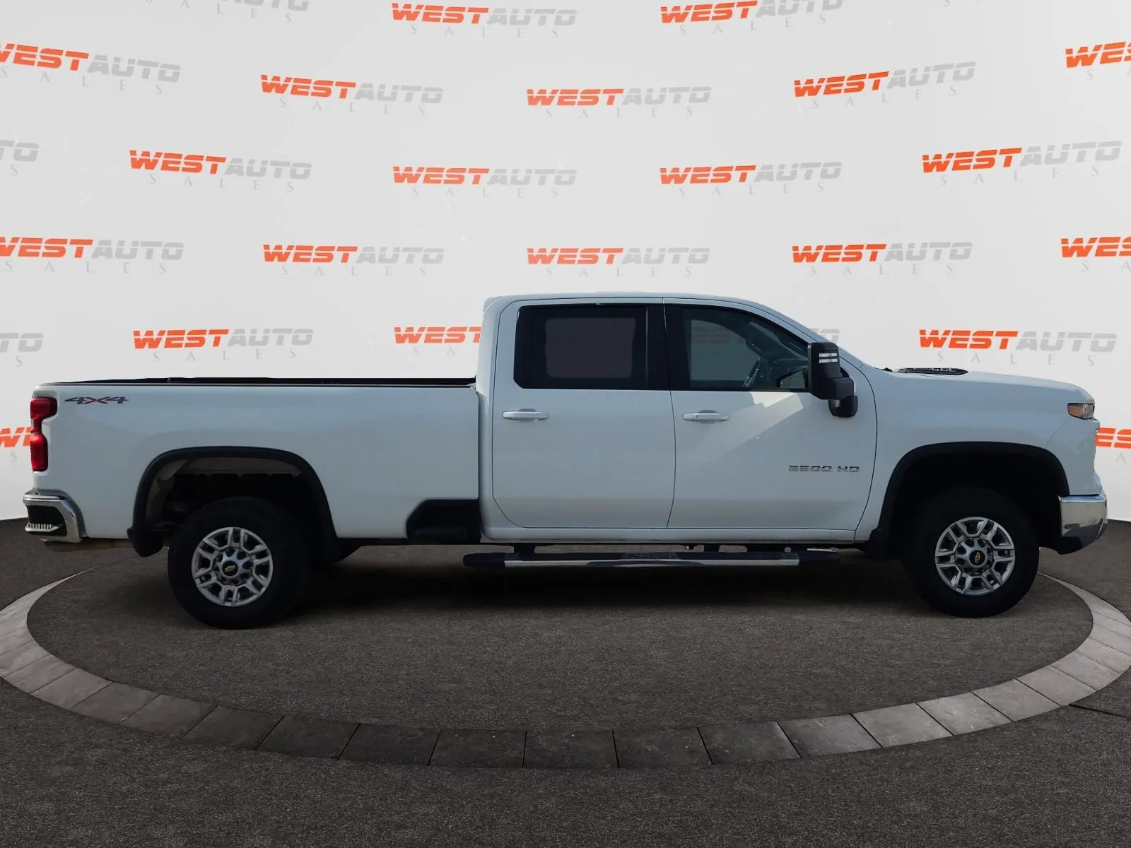 Chevrolet Silverado photo 6