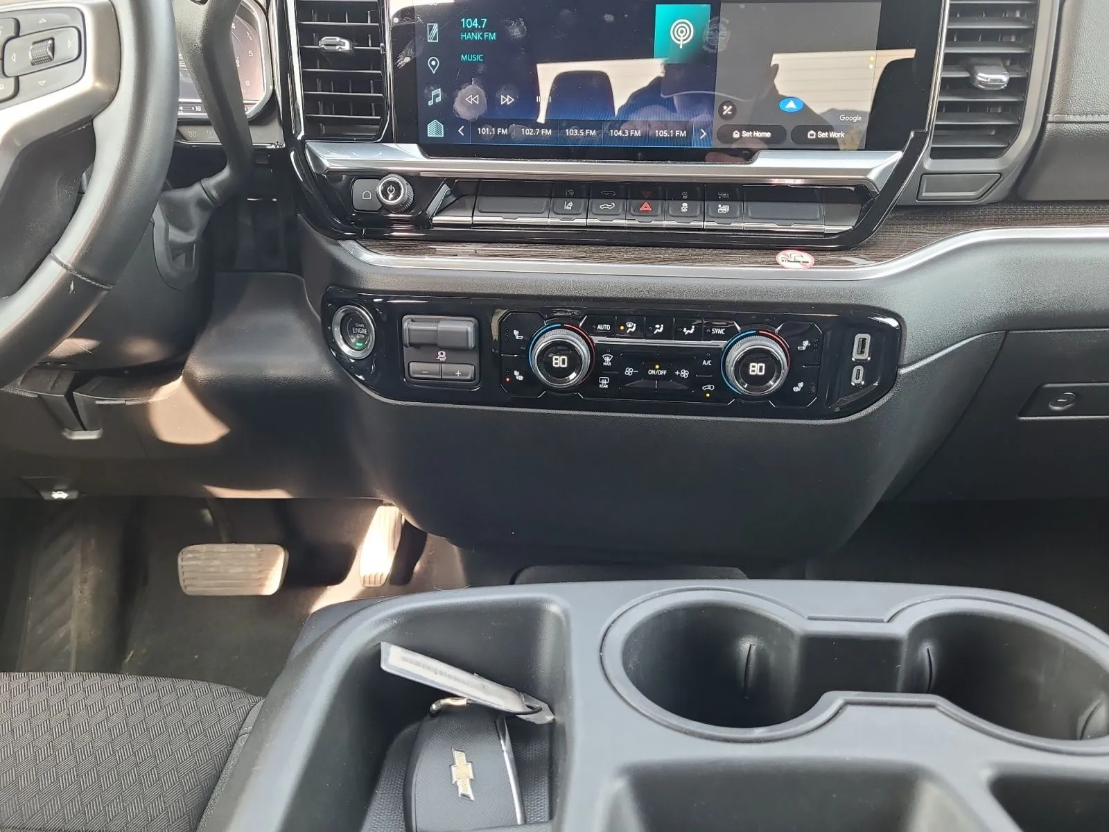 Chevrolet Silverado photo 11