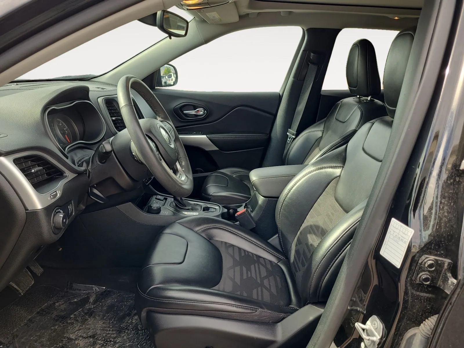 2022 Jeep Cherokee X - Photo 9