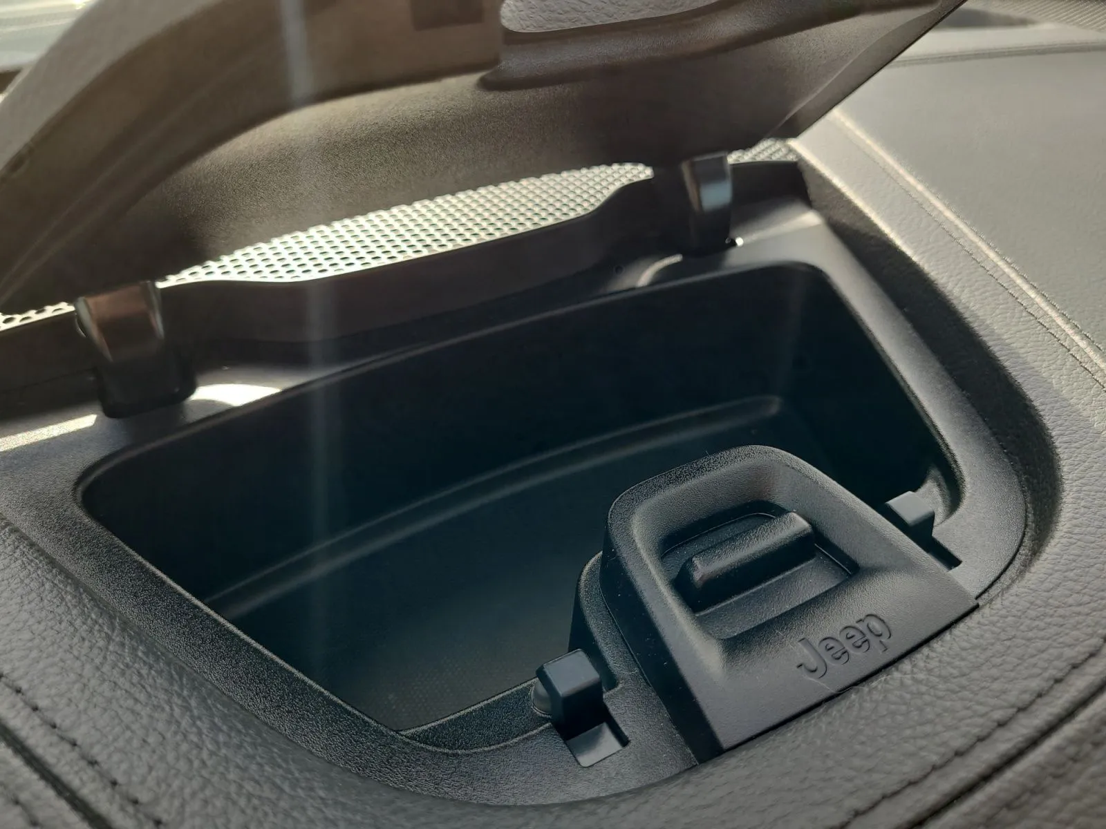 2022 Jeep Cherokee X - Photo 20