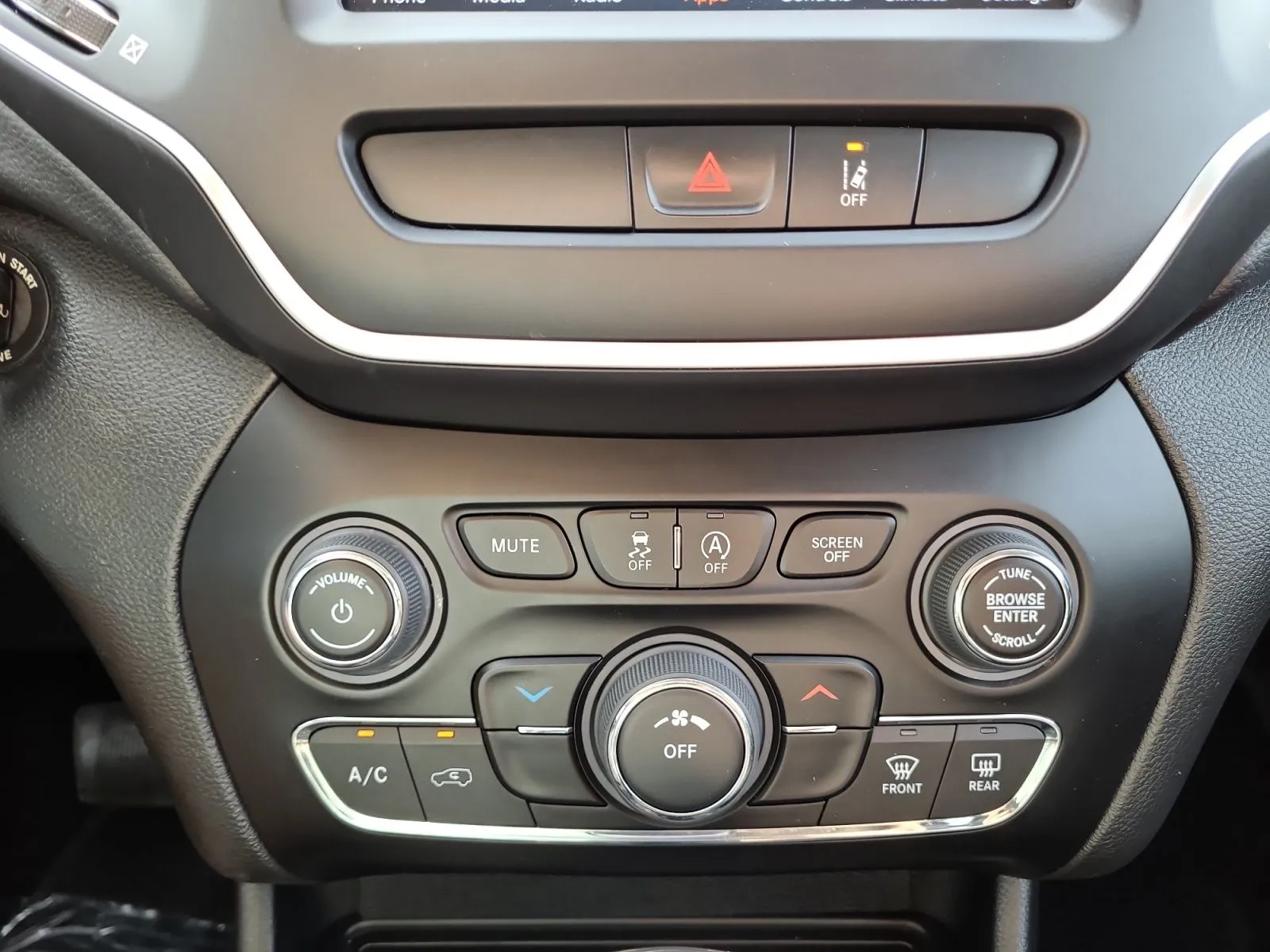 2022 Jeep Cherokee X - Photo 24