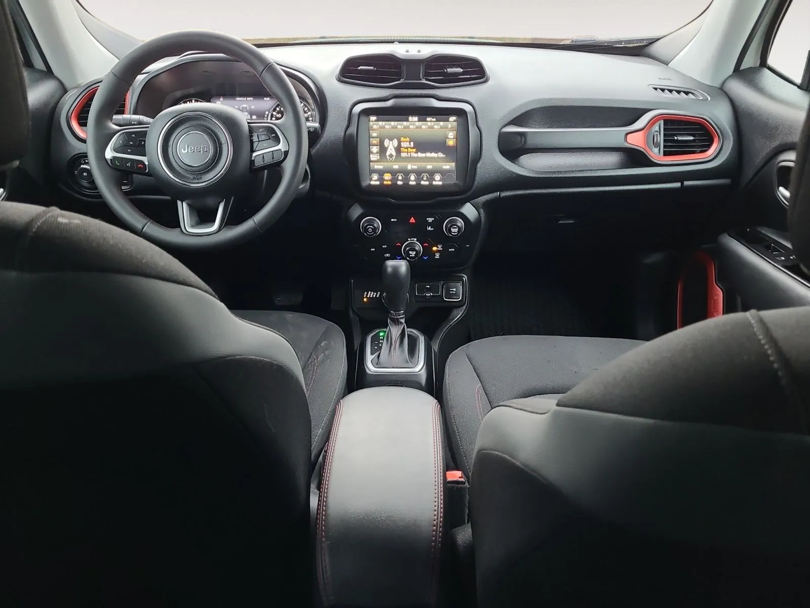 Jeep Renegade photo 10
