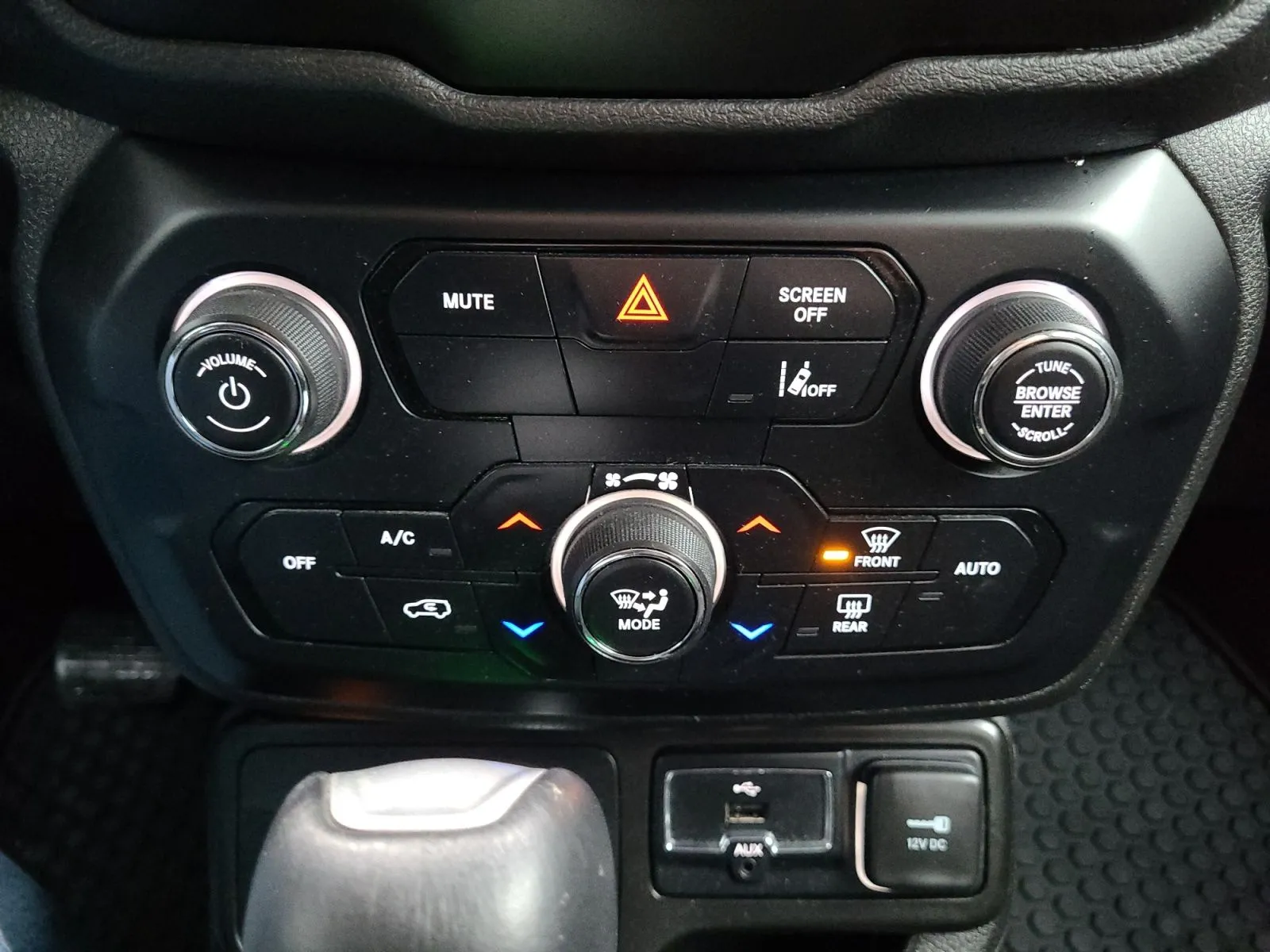 Jeep Renegade photo 23