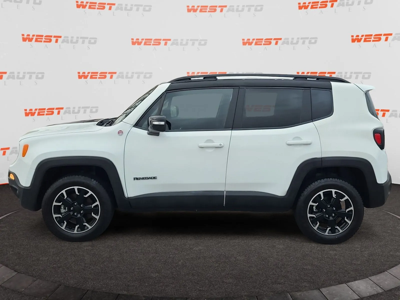Jeep Renegade photo 2