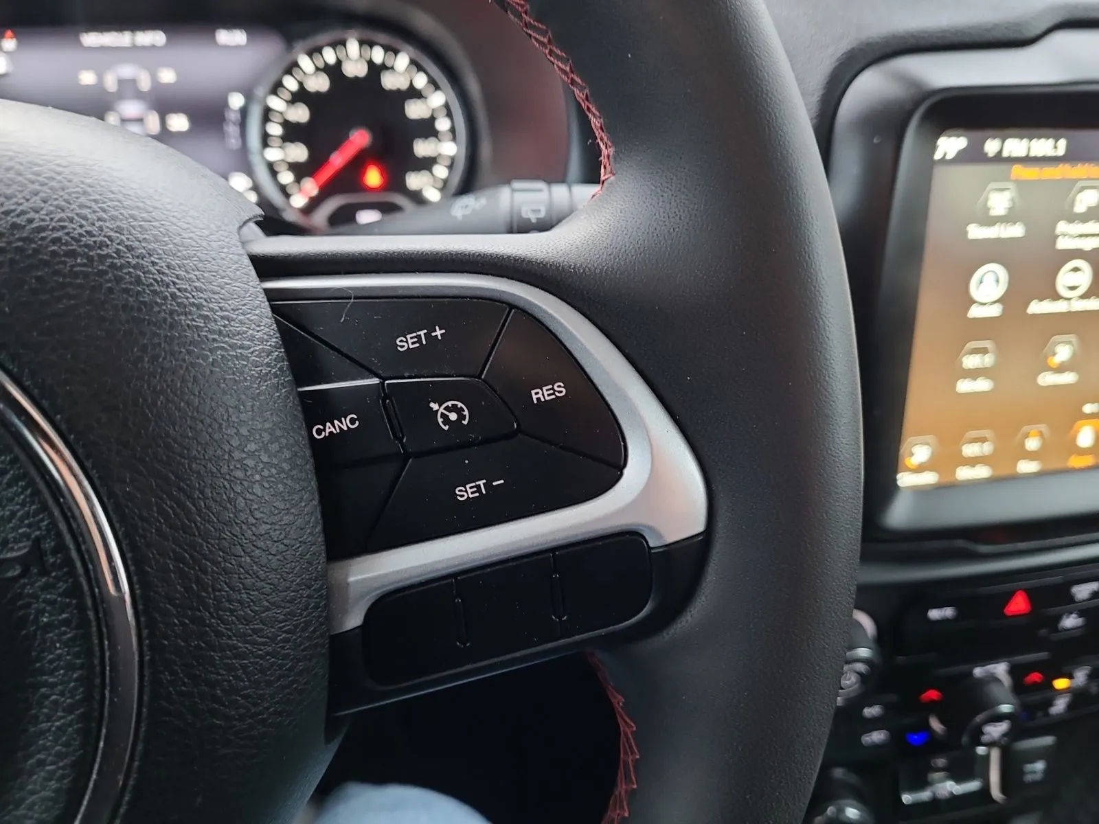 Jeep Renegade photo 27