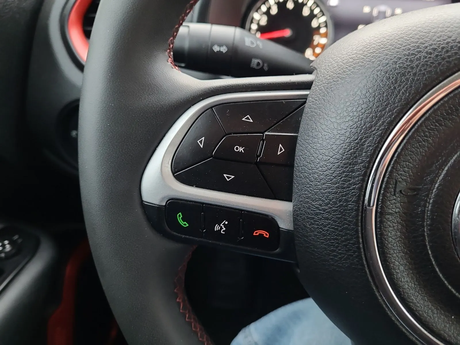 Jeep Renegade photo 28