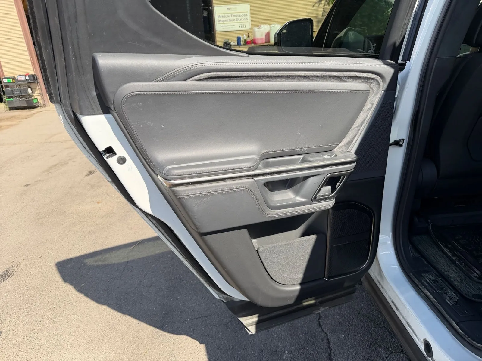 Rivian R1T photo 32