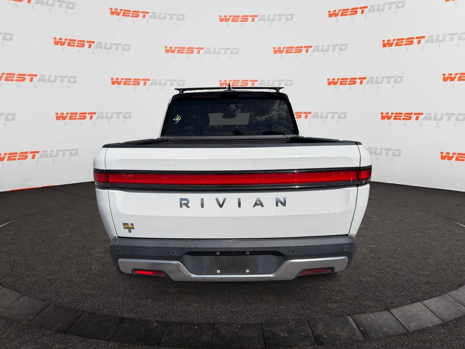 Rivian R1T photo 4