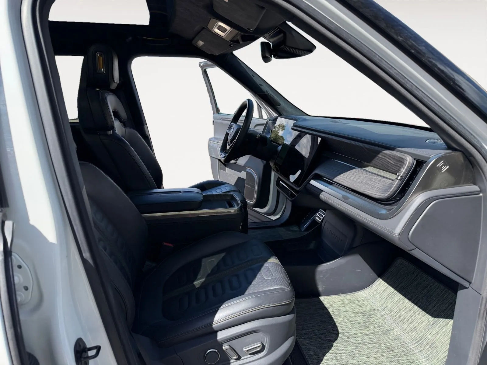 Rivian R1T photo 15