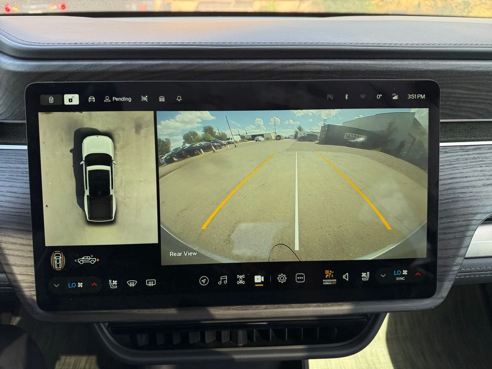 Rivian R1T photo 26