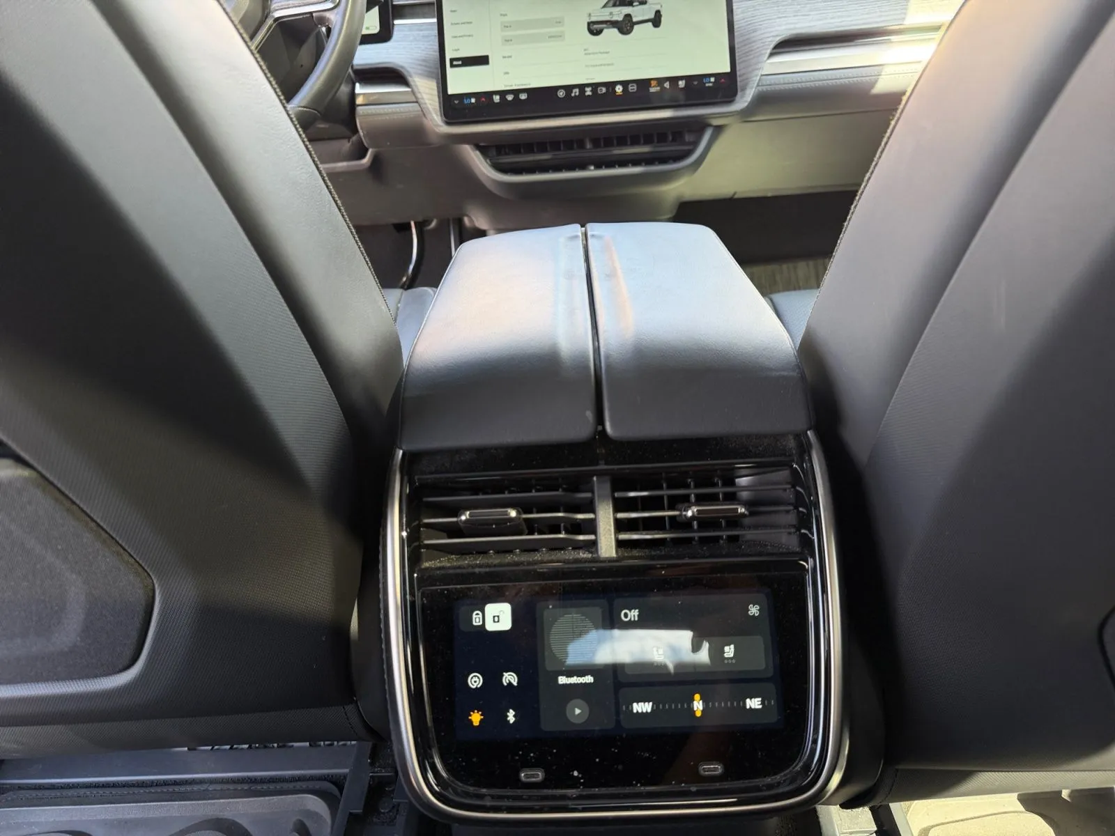 Rivian R1T photo 11