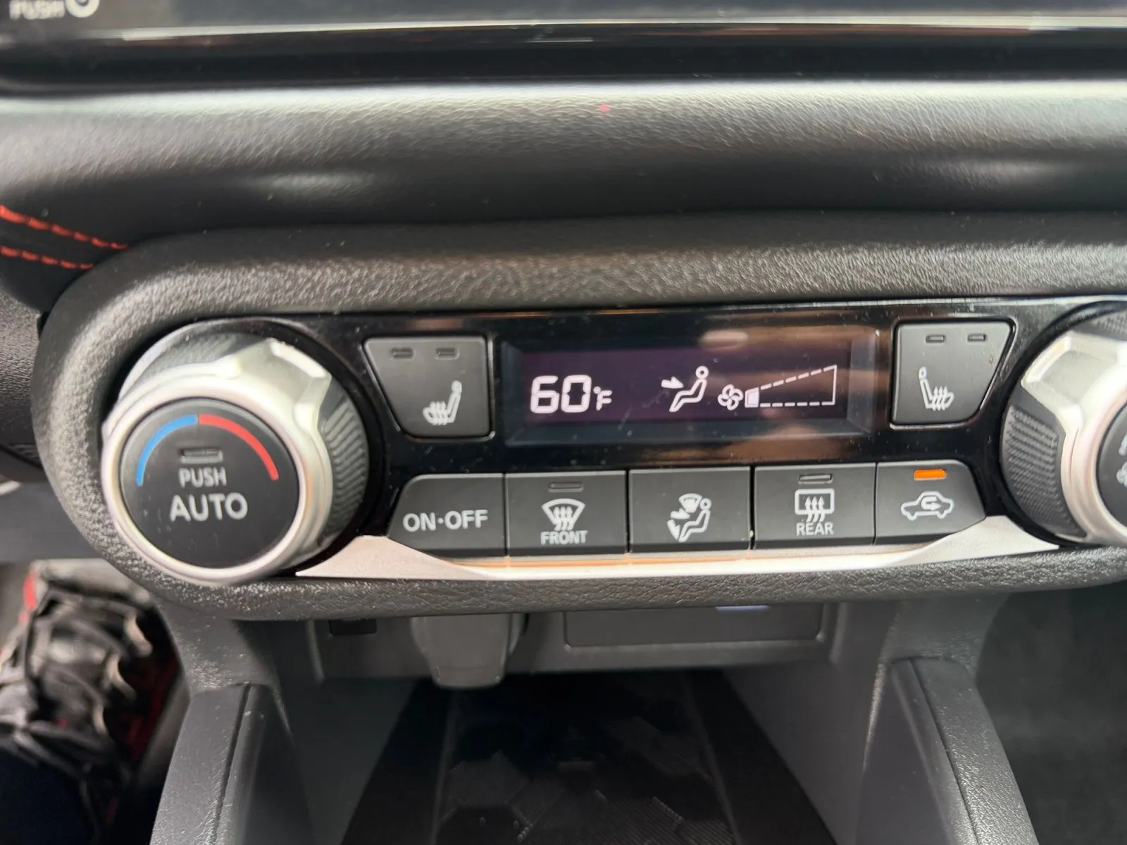 Nissan Versa photo 23