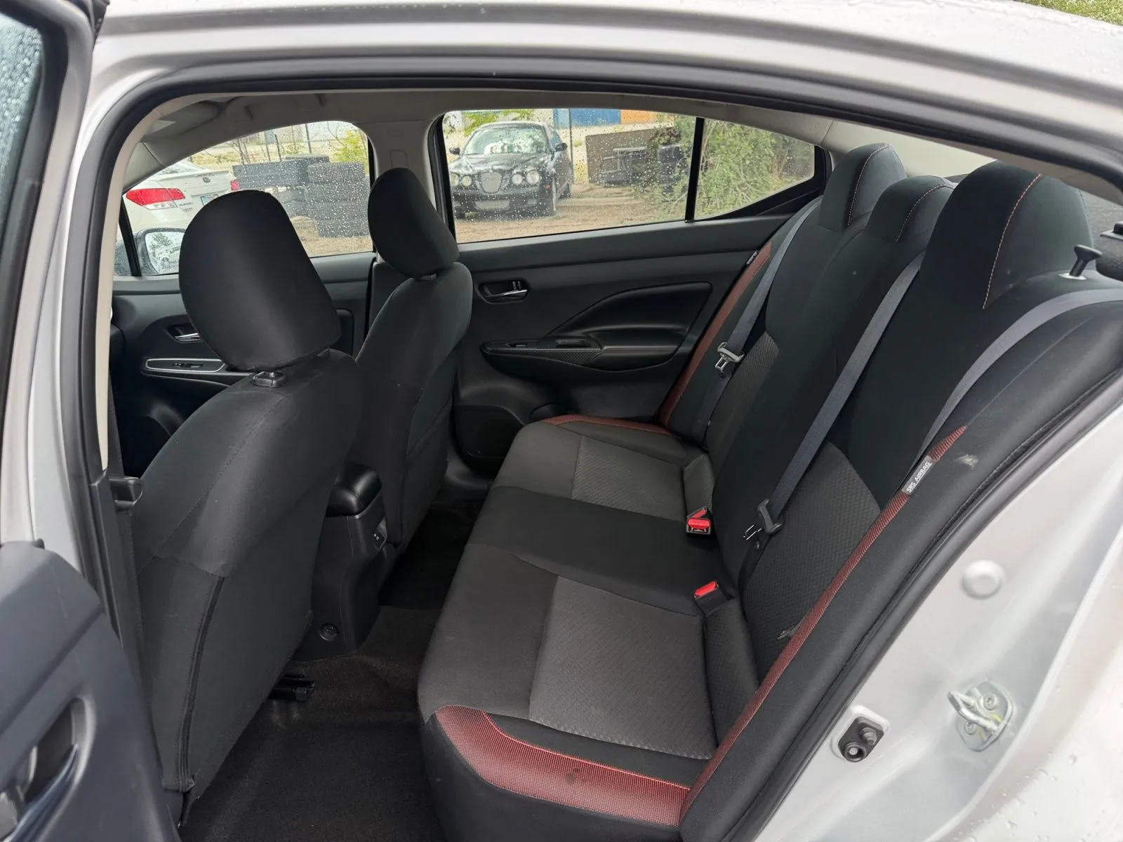 Nissan Versa photo 24