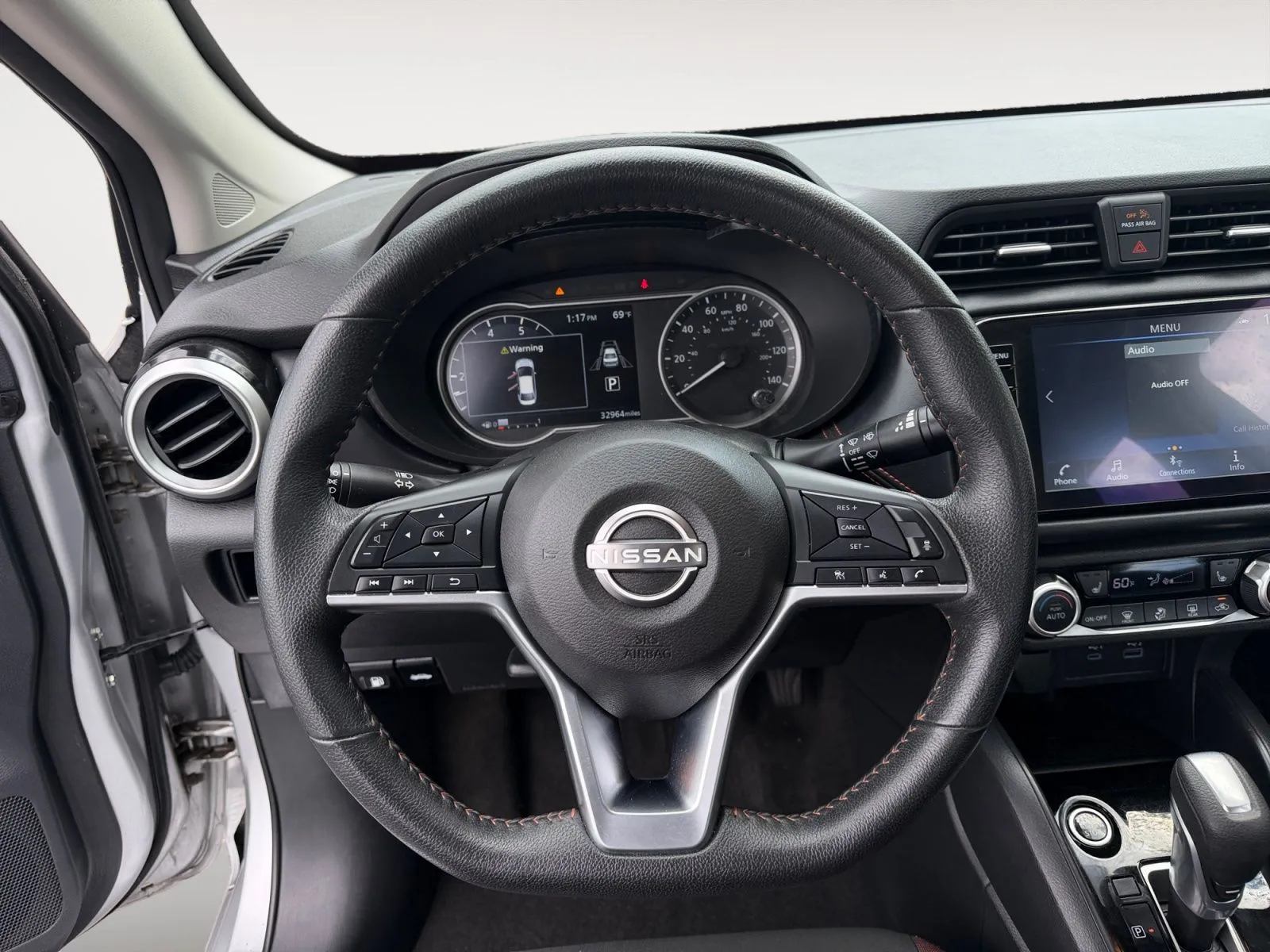 Nissan Versa photo 12