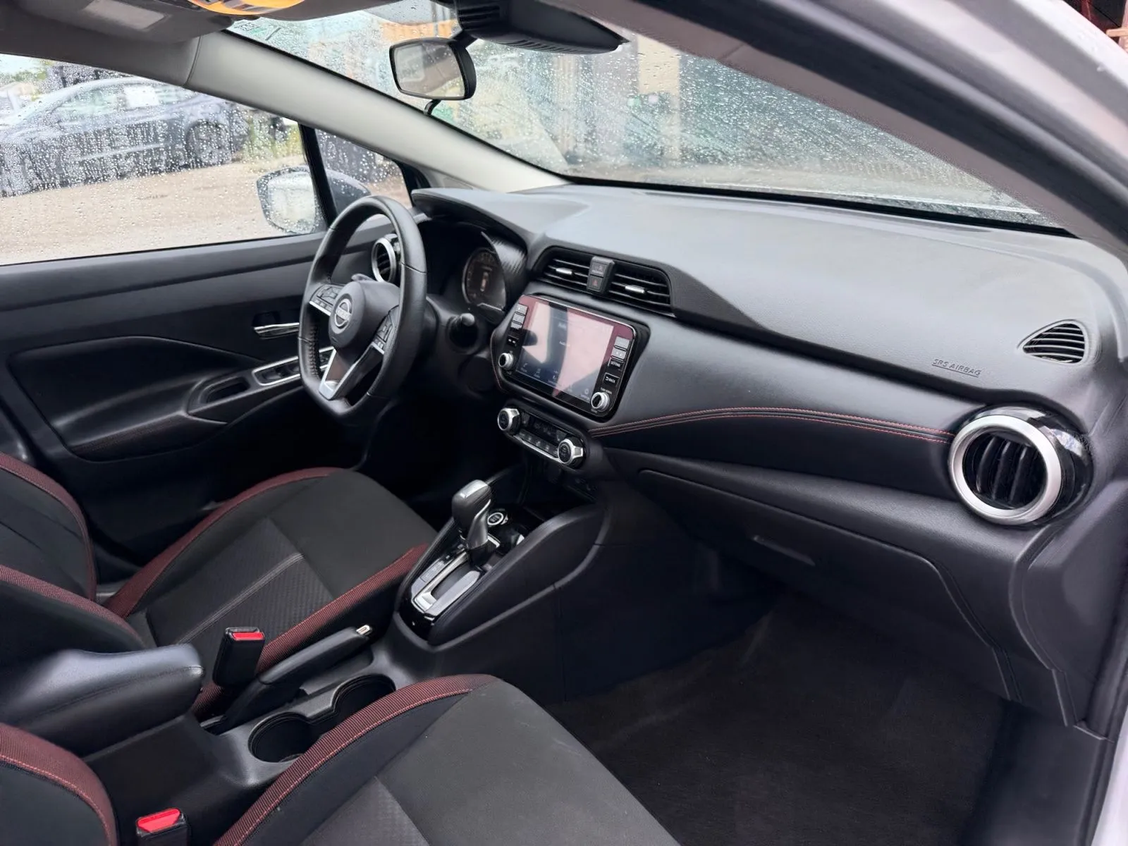 Nissan Versa photo 16