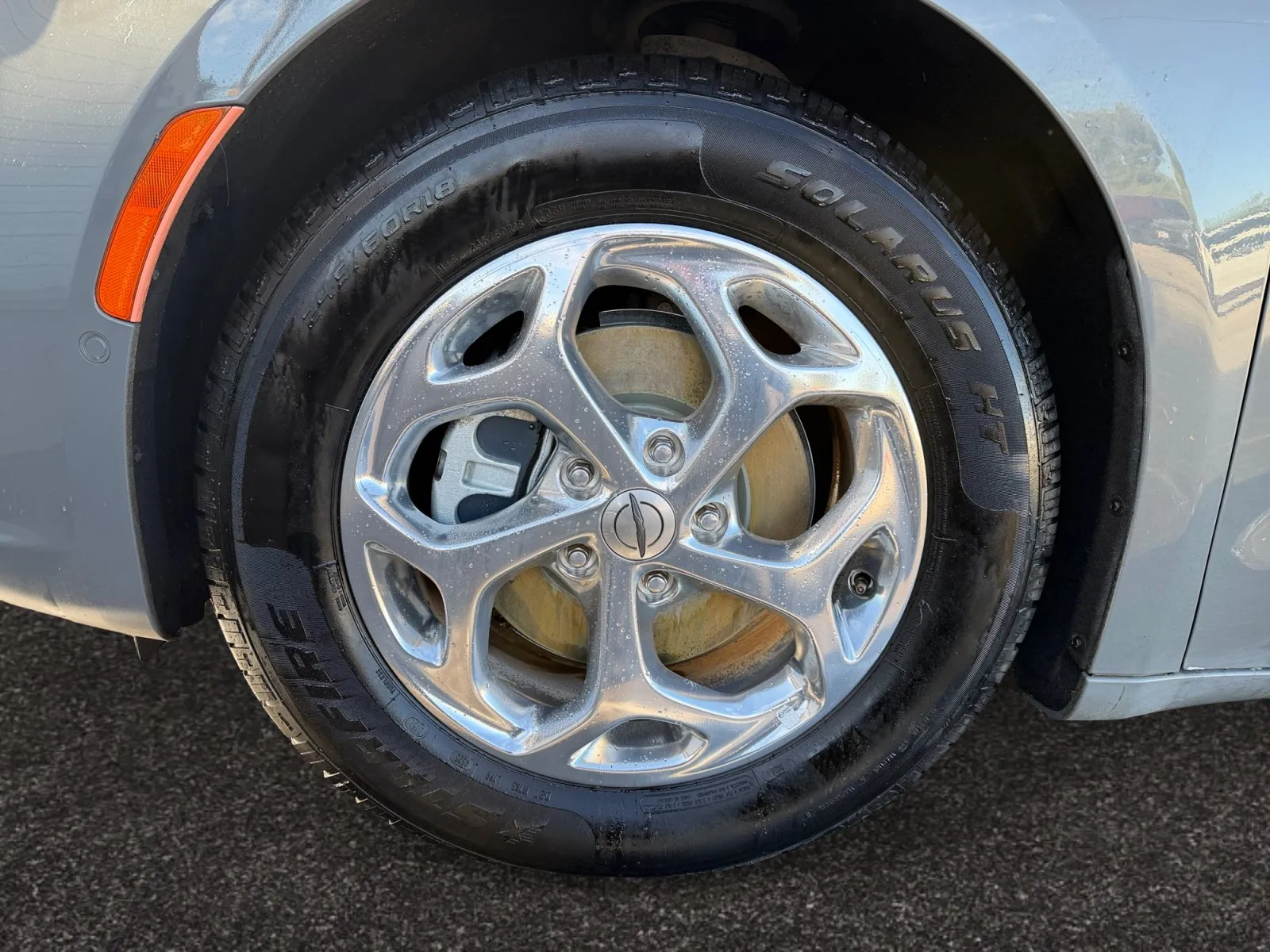 Chrysler Pacifica photo 14