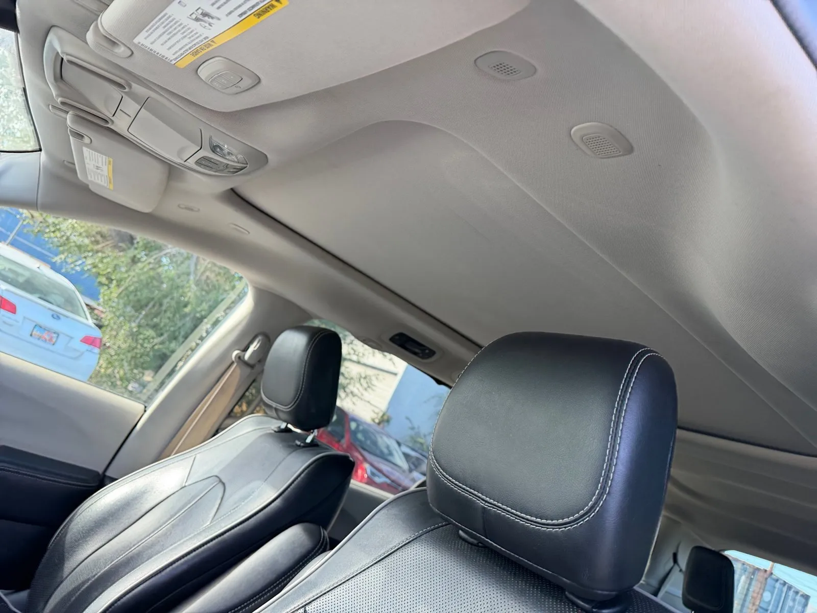 Chrysler Pacifica photo 33