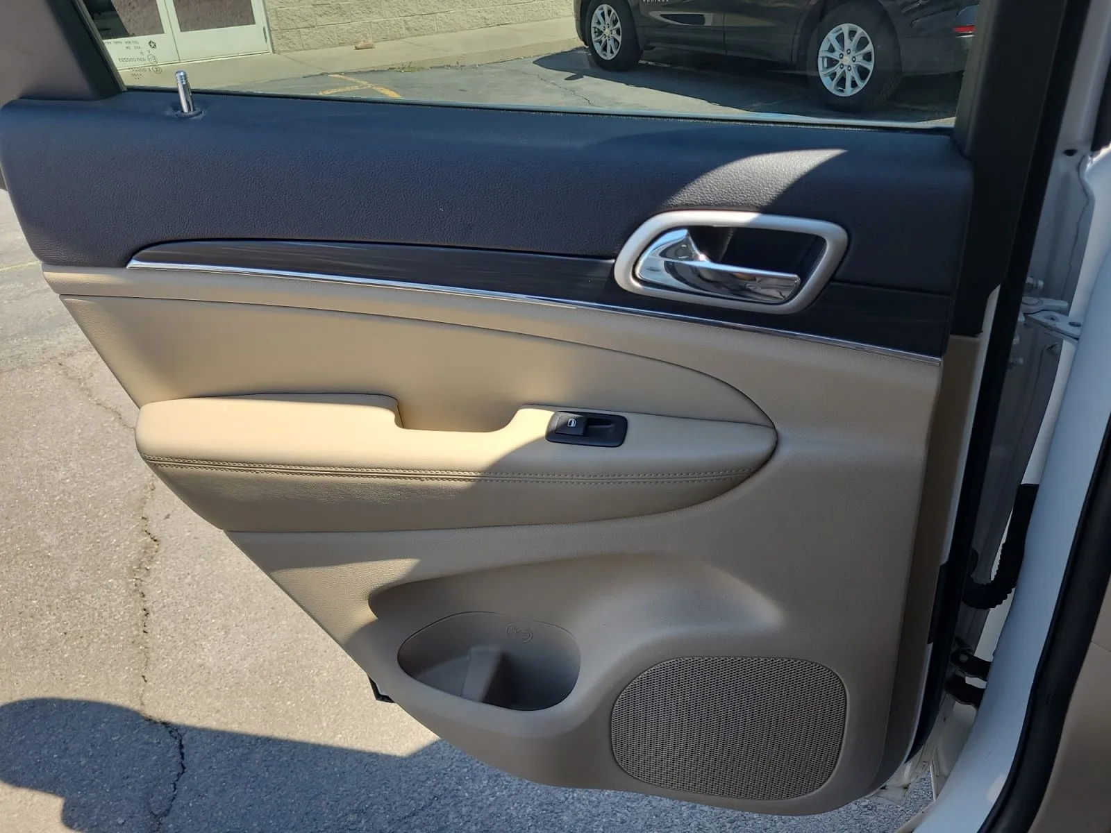 Jeep Grand Cherokee photo 29