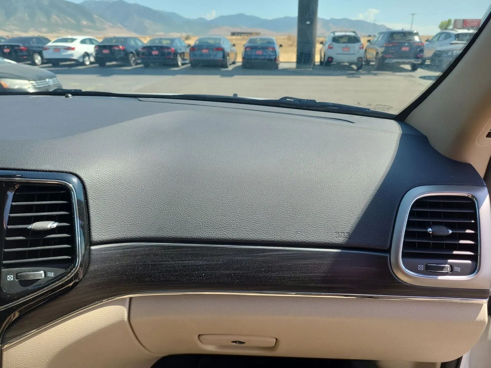 Jeep Grand Cherokee photo 16