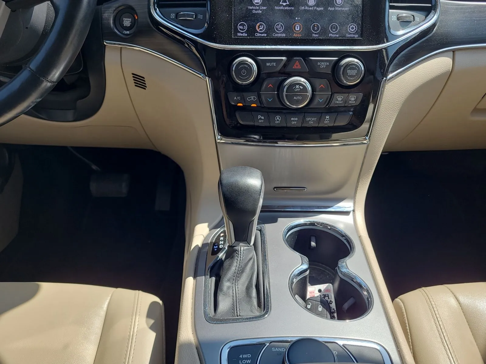 Jeep Grand Cherokee photo 11