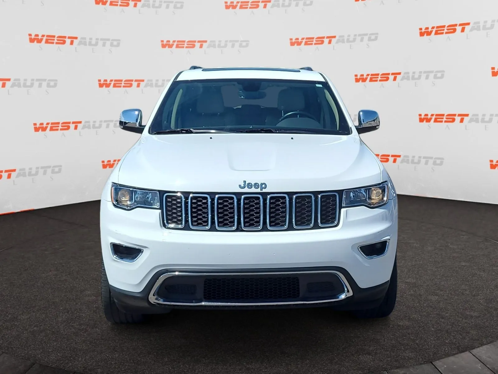 Jeep Grand Cherokee photo 8