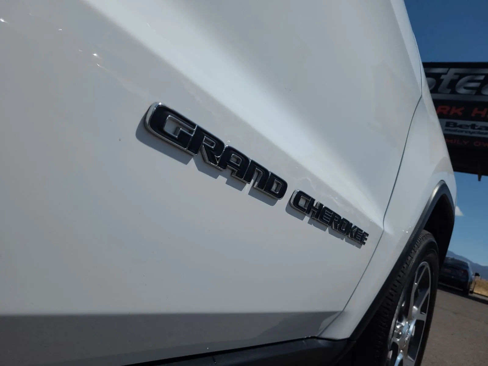 Jeep Grand Cherokee photo 17